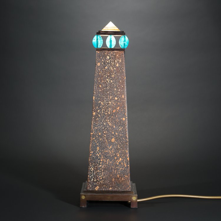 Bild 3 zu Objekt, Tischleuchte Modell Ob&eacute;lisque, Andr&eacute; Dubreuil, A.D. Decorative Arts Ltd., K-14 641