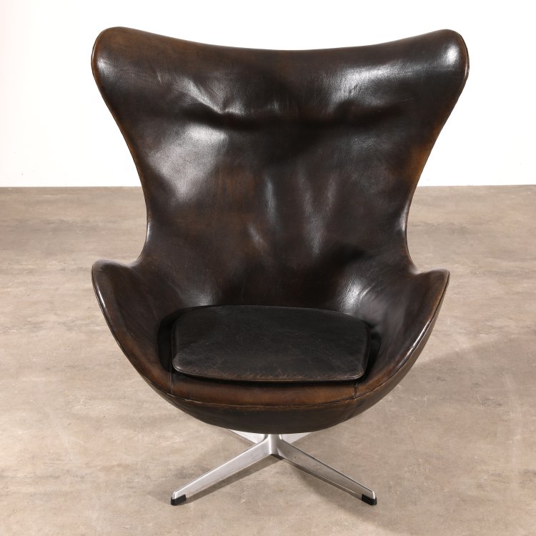 Bild 1 zu Objekt, Fr&uuml;her Lounge Sessel Modell Egg Chair 3316, Arne Jacobsen, Fritz Hansen, K-14 518