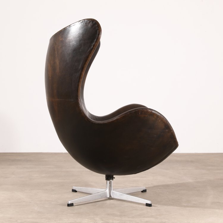 Bild 2 zu Objekt, Fr&uuml;her Lounge Sessel Modell Egg Chair 3316, Arne Jacobsen, Fritz Hansen, K-14 518