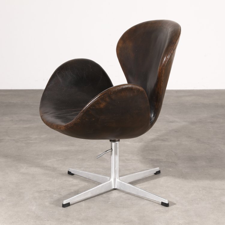 Hauptbild zu Objekt, Fr&uuml;her Sessel Modell Schwan 3320, Arne Jacobsen, Fritz Hansen, K-14 519