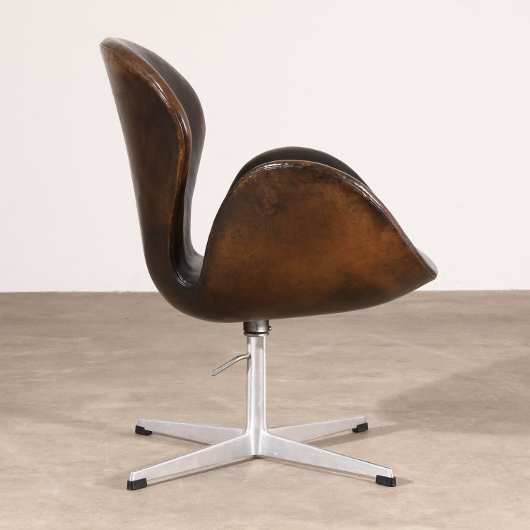 Bild 2 zu Objekt, Fr&uuml;her Sessel Modell Schwan 3320, Arne Jacobsen, Fritz Hansen, K-14 519