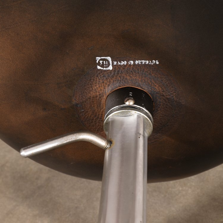 Bild 4 zu Objekt, Fr&uuml;her Sessel Modell Schwan 3320, Arne Jacobsen, Fritz Hansen, K-14 519