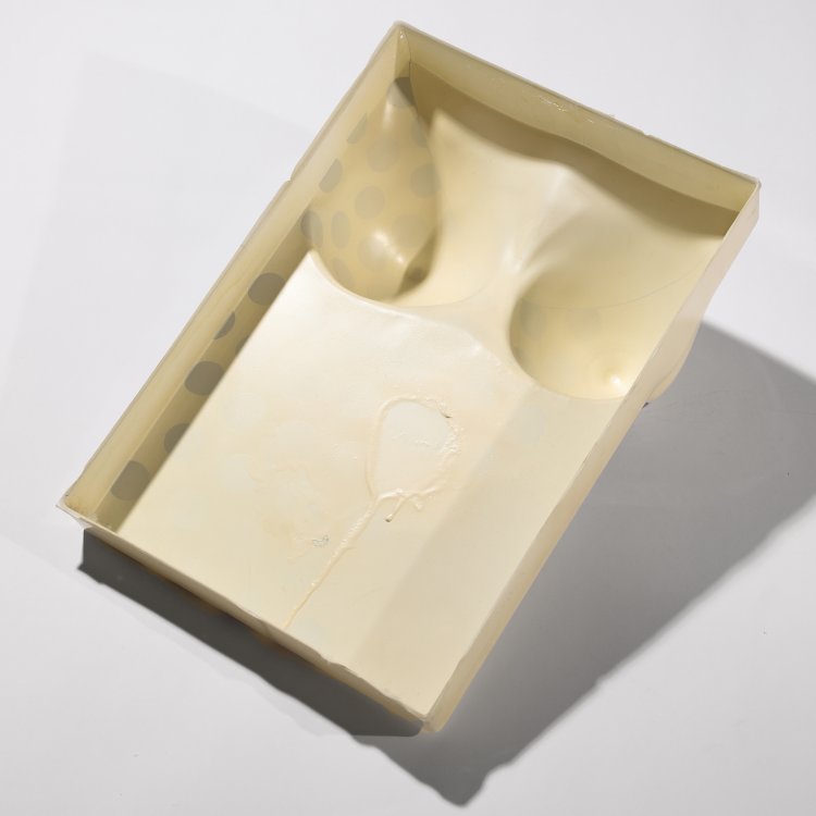 Bild 3 zu Objekt, Chest Unikat, Allen Jones, K-14 301