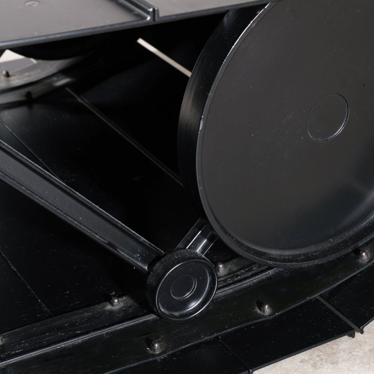 Bild 3 zu Objekt, Side table / sofa table model Tankette, Paolo Pallucco,Mireille Rivier, Pallucco, K-14 632