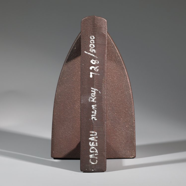 Bild 4 zu Objekt, Cadeau, 1921/1974, Man Ray, K-14 268