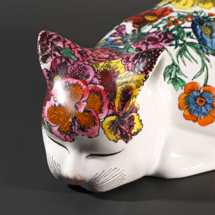 Bild 1 zu Objekt, Figur einer kauernden Katze Gatto accovacciato fiorito, Fornasetti, K-14 544