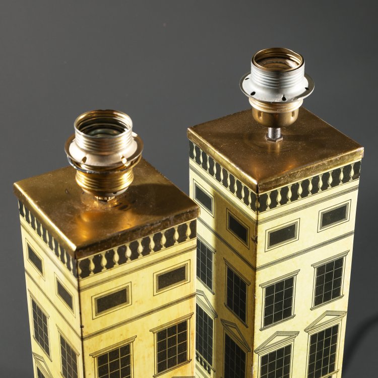 Bild 2 zu Objekt, 2 Tischleuchten aus der Architettura Serie, Piero Fornasetti, Fornasetti, K-14 545