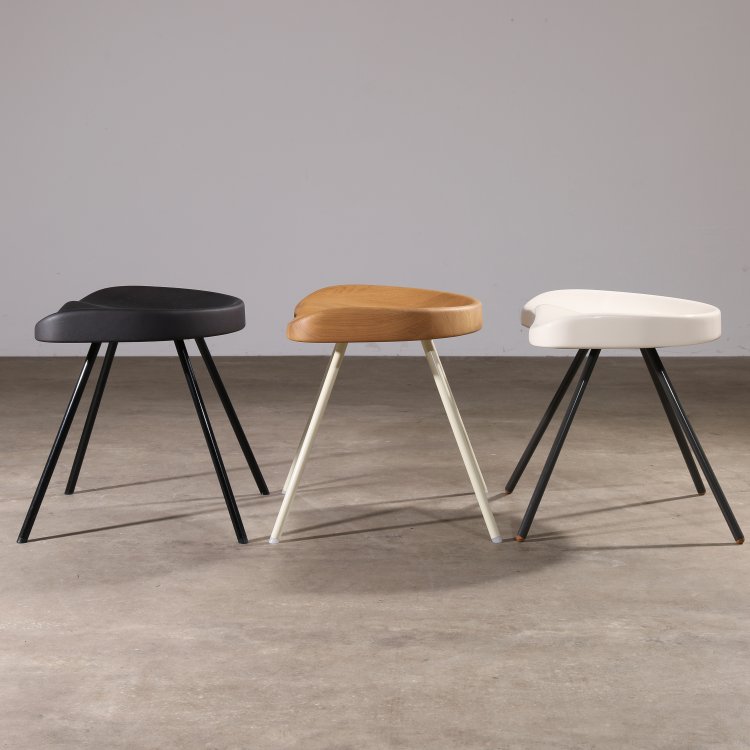 Bild 4 zu Objekt, 3 Hocker Modell Tabouret No. 307 u. a. G-Star Raw Edition, Jean Prouv&eacute;, Vitra, K-14 451