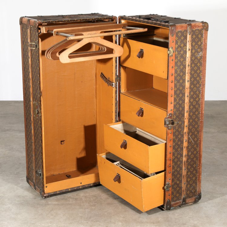 Bild 3 zu Objekt, Wardrobe, ca. 1920er-Jahre., K-14 32