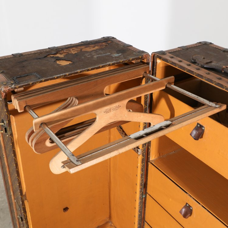 Bild 5 zu Objekt, Wardrobe, ca. 1920er-Jahre., K-14 32