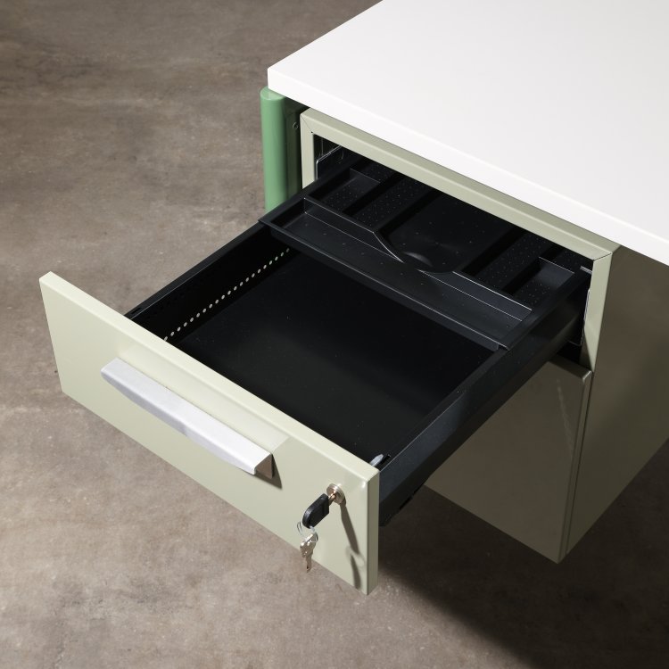 Bild 1 zu Objekt, Desk model Bureau M&eacute;tallique from the G-Star RAW Office Edition, Jean Prouv&eacute;, Vitra, K-14 450