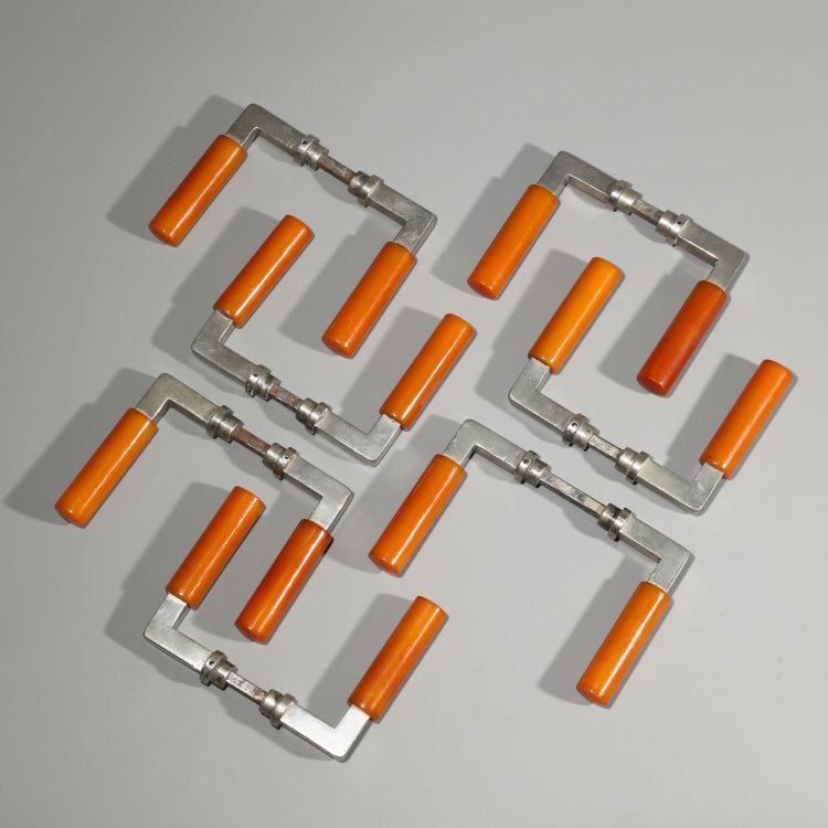 Bild 1 zu Objekt, 7 x rare Gropius door handle sets model 1324 F with handles in artificial horn (blond), Walter Gropius,Adolf Meyer, wehag, K-14 391