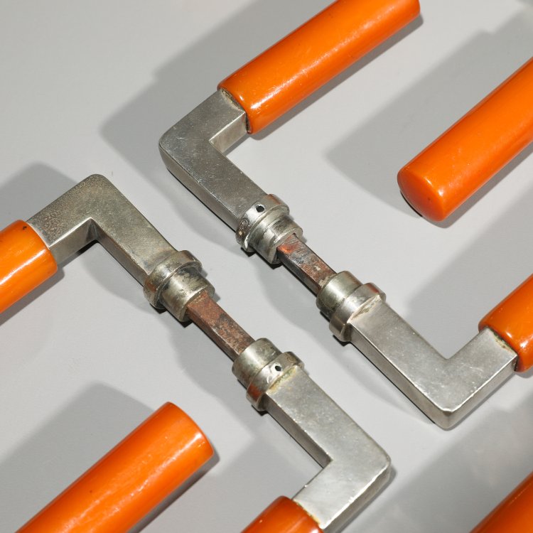 Bild 2 zu Objekt, 7 x rare Gropius door handle sets model 1324 F with handles in artificial horn (blond), Walter Gropius,Adolf Meyer, wehag, K-14 391