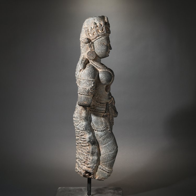 Bild 4 zu Objekt, Architectural fragment, figure of a female deity, Indien, K-14 5