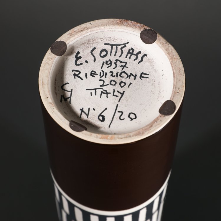 Bild 4 zu Objekt, Limited, cylindrical vase from the Rocchetti series, Ettore Sottsass, Bitossi, K-14 607