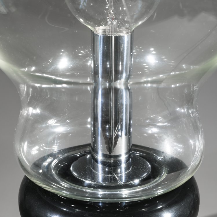 Bild 1 zu Objekt, Gro&szlig;e Boden- Tischeuchte Modell Giant Bulb, Ingo Maurer, Design M, K-14 407