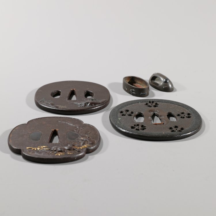 Bild 3 zu Objekt, Konvolut von drei Tsubas und einem fuchi-kashira, K-14 8