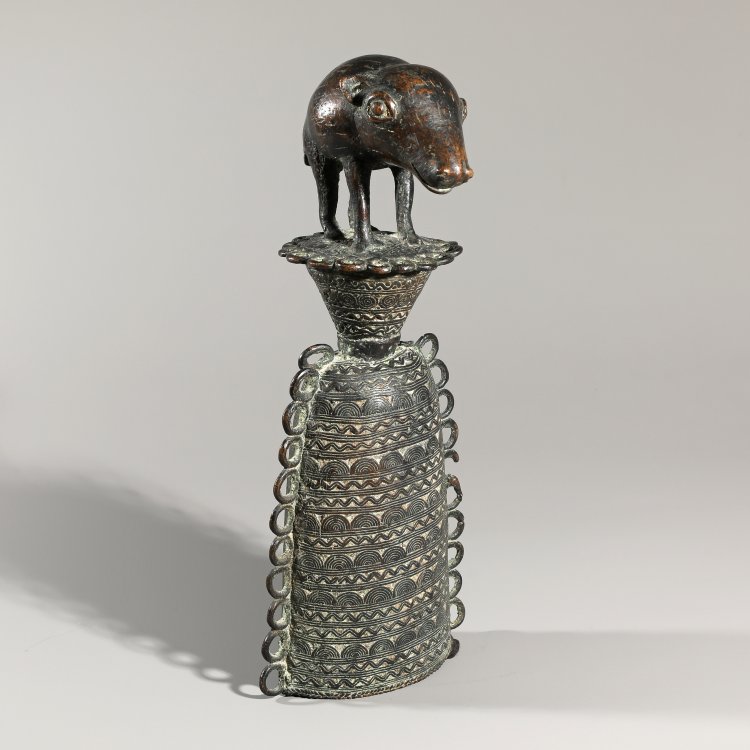 Hauptbild zu Objekt, Glocke mit Schwein, Westafrika, K-14 13