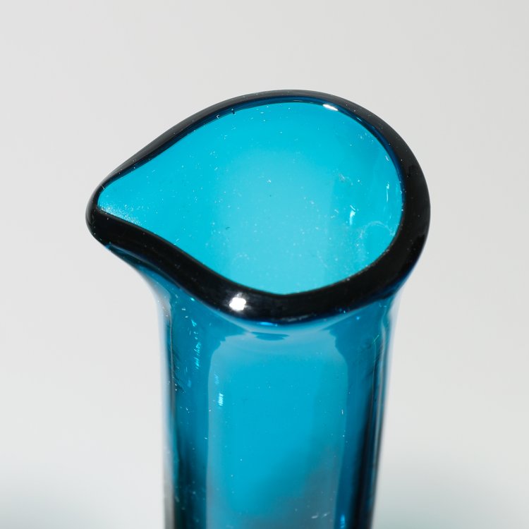 Bild 2 zu Objekt, 11 Flaschenvasen, Nanny Still McKinney, Riihim&auml;en Lasi Oy, Finnland, K-14 110