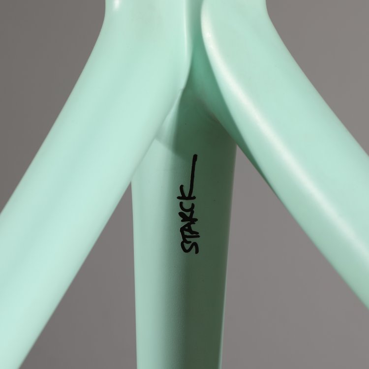 Bild 4 zu Objekt, Bar stool model W.W. Stool, Philippe Starck, Vitra, K-14 643