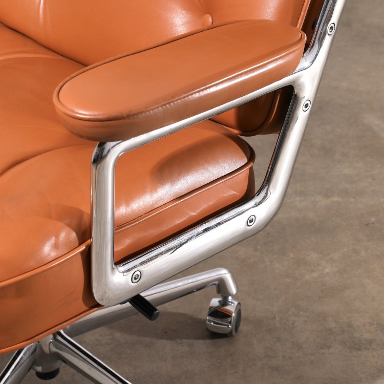 Bild 1 zu Objekt, B&uuml;rostuhl Modell Lobby Chair ES 104, Charles & Ray Eames, Herman Miller / Vitra, K-14 487