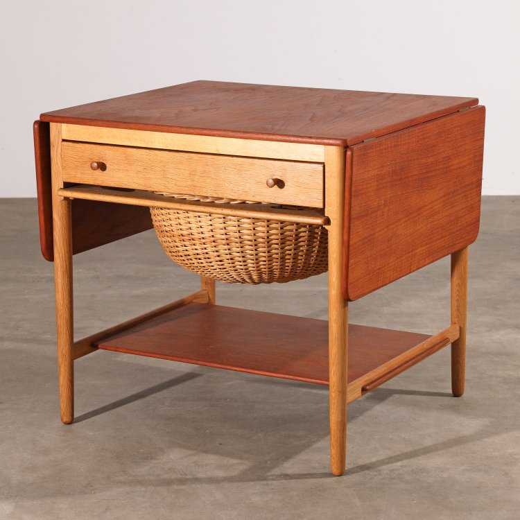 Hauptbild zu Objekt, N&auml;htisch Modell AT 33, Hans J. Wegner, Andreas Tuck, K-14 510