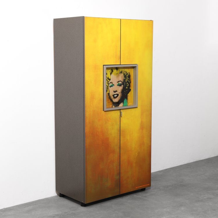 Hauptbild zu Objekt, Limited bar cabinet Marilyn gold with the motif Golden Marilyn Monroe from 1962., Andy Warhol, hb Collection, K-14 667