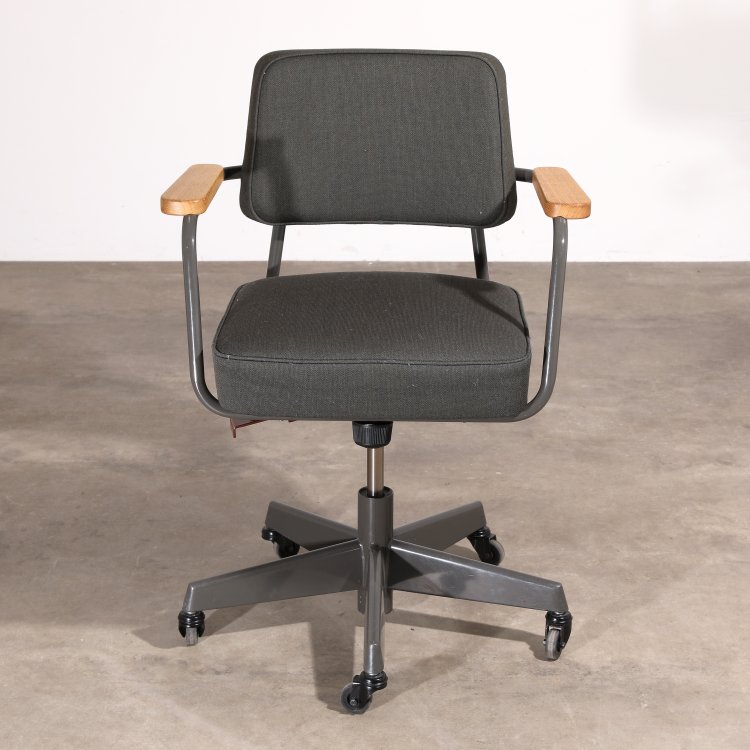 Bild 1 zu Objekt, Office chair model Fauteuil Direction Pivotant from the G-Star RAW Edition, Jean Prouv&eacute;, Vitra, K-14 449