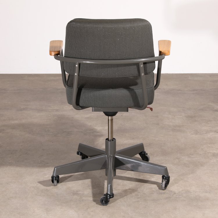 Bild 2 zu Objekt, Office chair model Fauteuil Direction Pivotant from the G-Star RAW Edition, Jean Prouv&eacute;, Vitra, K-14 449