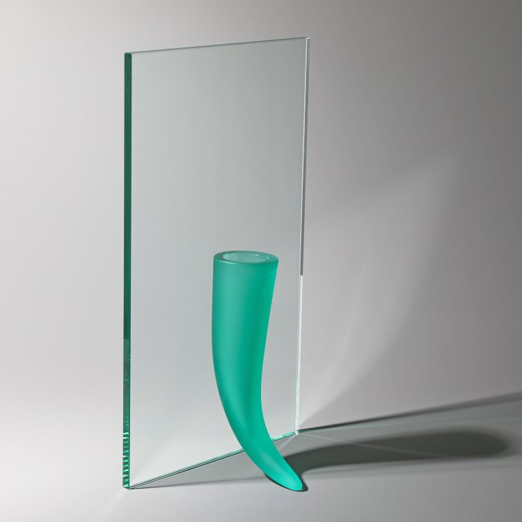 Hauptbild zu Objekt, Vase Modell Une &Eacute;tranget&eacute; contre un mur, Philippe Starck, Daum, K-14 646