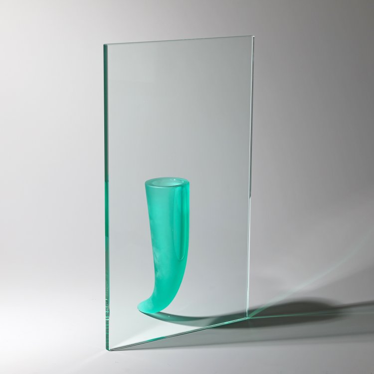 Bild 1 zu Objekt, Vase Modell Une &Eacute;tranget&eacute; contre un mur, Philippe Starck, Daum, K-14 646