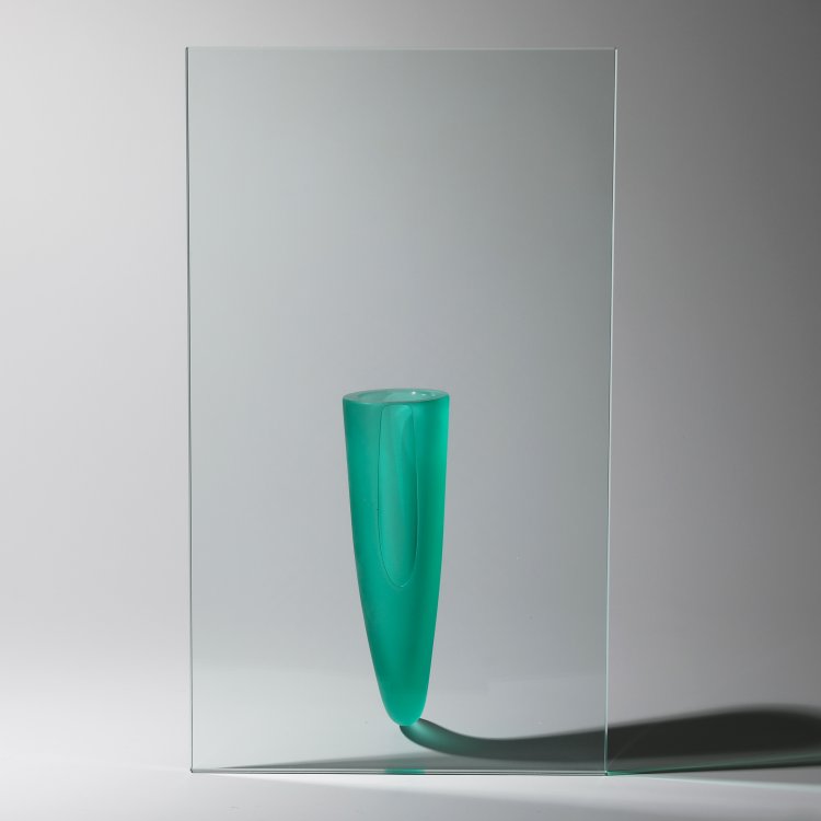 Bild 2 zu Objekt, Vase Modell Une &Eacute;tranget&eacute; contre un mur, Philippe Starck, Daum, K-14 646
