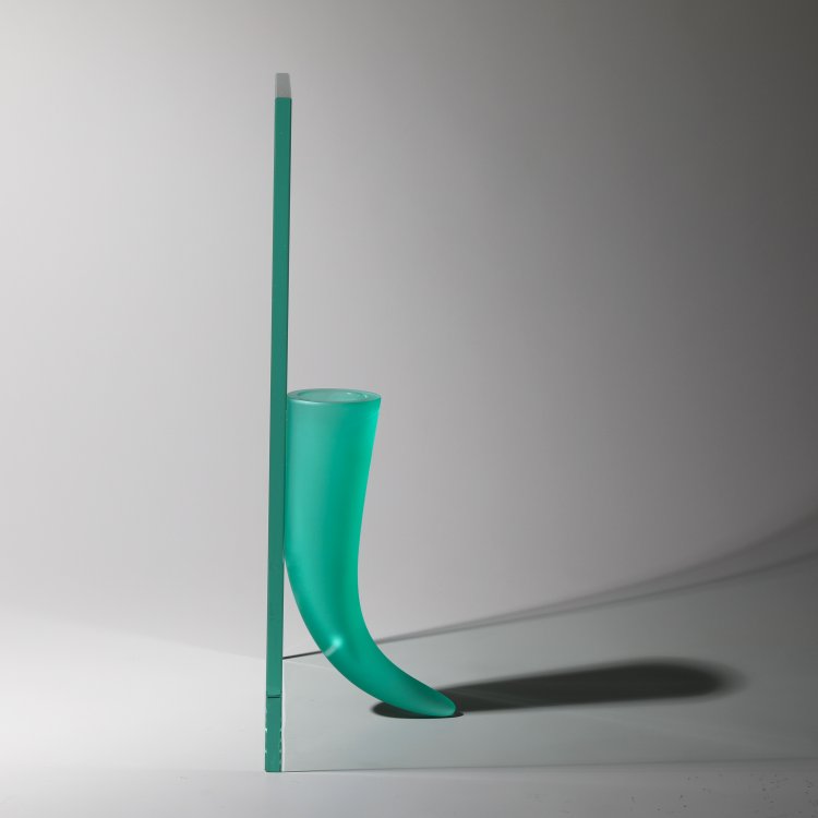 Bild 3 zu Objekt, Vase Modell Une &Eacute;tranget&eacute; contre un mur, Philippe Starck, Daum, K-14 646