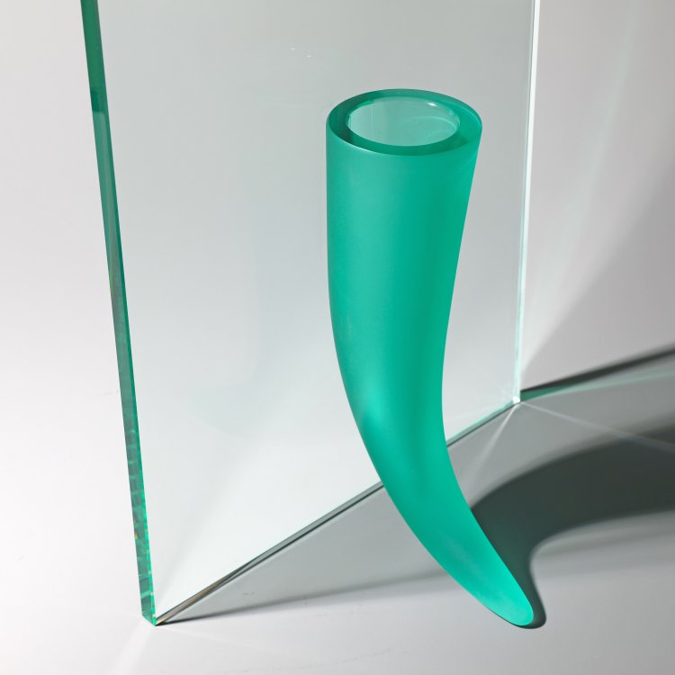 Bild 4 zu Objekt, Vase Modell Une &Eacute;tranget&eacute; contre un mur, Philippe Starck, Daum, K-14 646