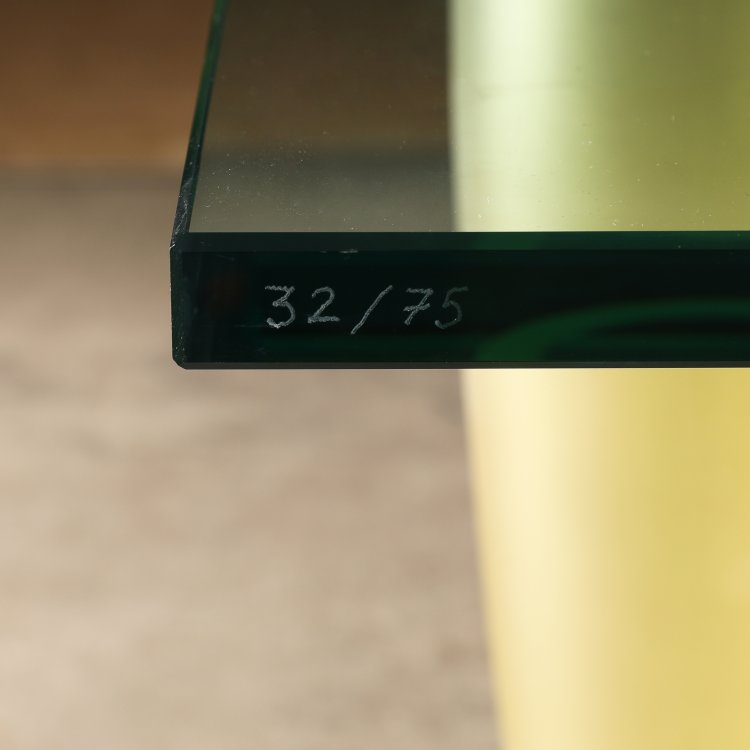 Bild 5 zu Objekt, Limitierter Coffee Table / Vase Modell Troi &Eacute;tranget&eacute;s sous un mur, Philippe Starck, Daum, K-14 650