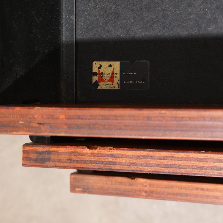 Bild 2 zu Objekt, Sideboard aus dem ESU M&ouml;belsystem, Charles & Ray Eames, Herman Miller, K-14 489