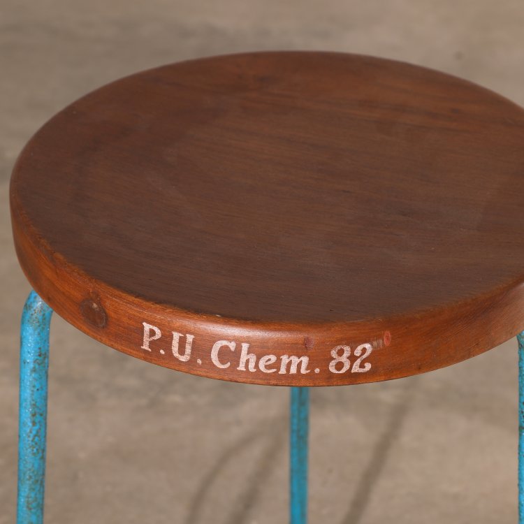 Bild 2 zu Objekt, 4 three-legged stools from Chandigarh, Pierre Jeanneret, K-14 443