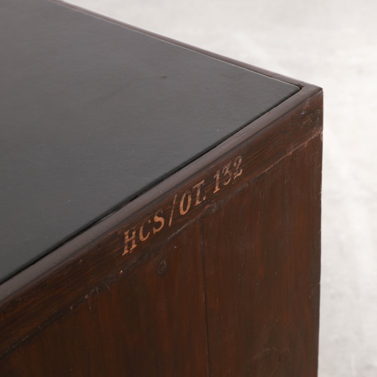 Bild 1 zu Objekt, Schreibtisch / Clerk's Desk aus dem High Court in Chandigarh, Pierre Jeanneret, K-14 447