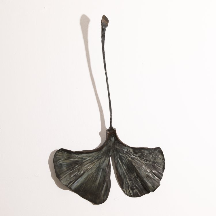 Hauptbild zu Objekt, Ginkgo leaf, metal sculpture, Lothar Klute, K-14 226