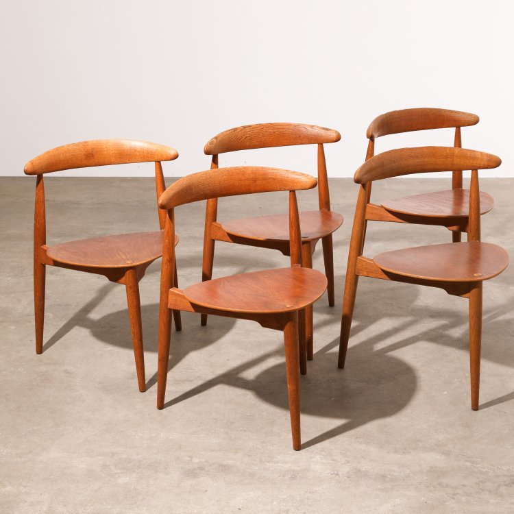 Bild 4 zu Objekt, 5 heart chairs model 4103 + dining table, Svend Aage Madsen,Hans J. Wegner, Fritz Hansen / Knudsen & Son, K-14 509