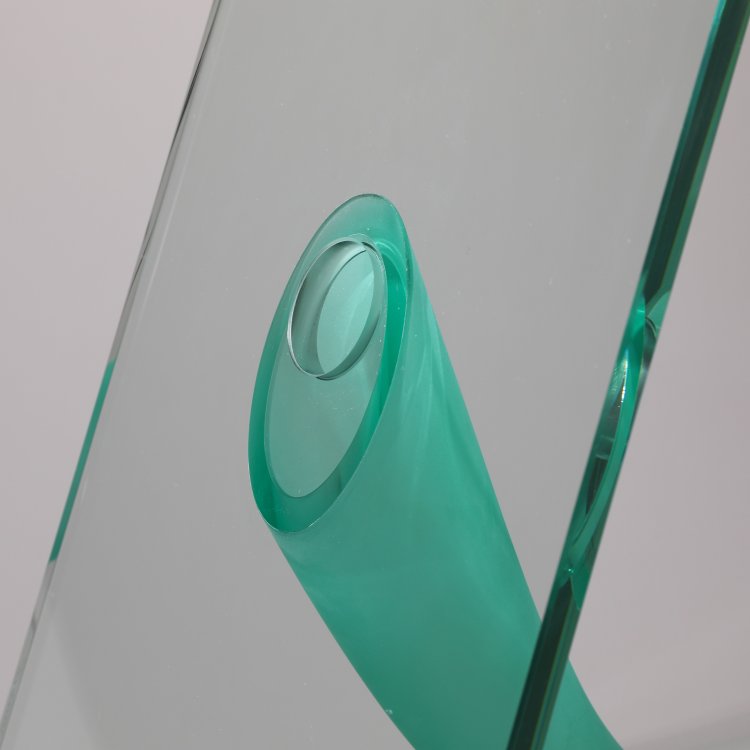 Bild 1 zu Objekt, Vase Modell Une &Eacute;tranget&eacute; contre un mur, Philippe Starck, Daum, K-14 649