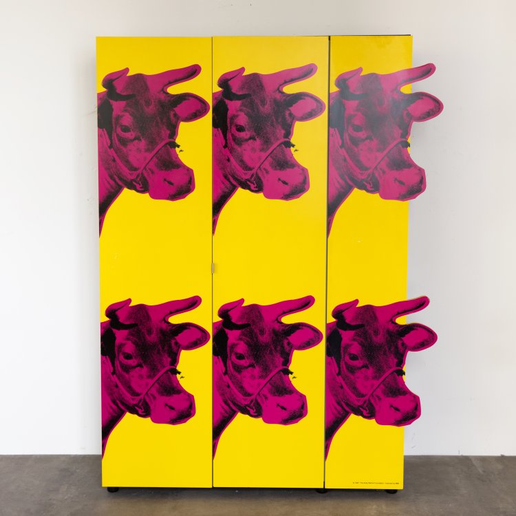 Bild 1 zu Objekt, Cabinet with the motif Cow Wallpaper, Andy Warhol, hb Collection, K-15 601