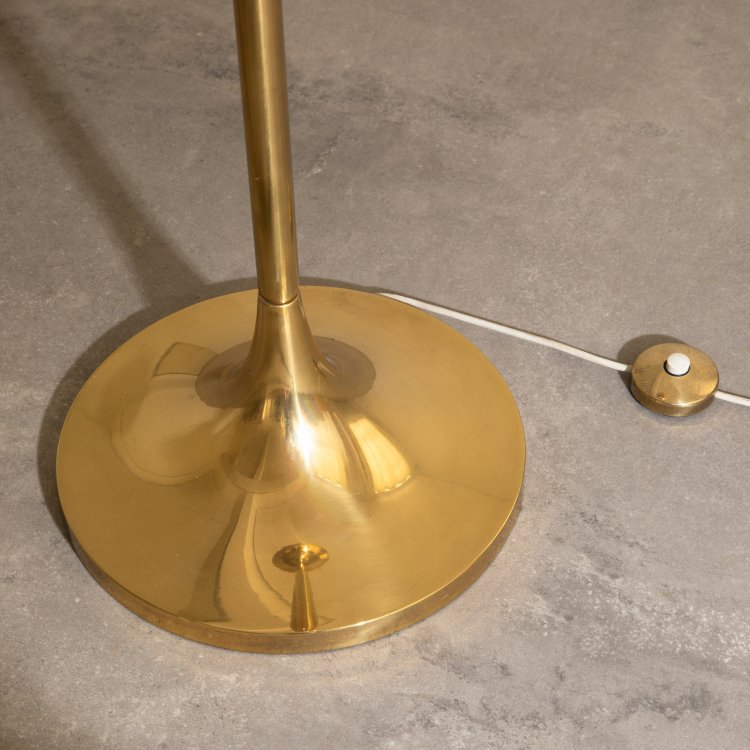 Bild 3 zu Objekt, Gro&szlig;e Kugelstehleuchte, Vereinigte Werkst&auml;tten AG, K-15 434