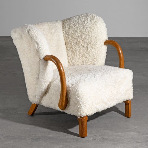 Lounge chair model 107