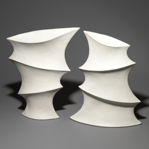 2 Vases