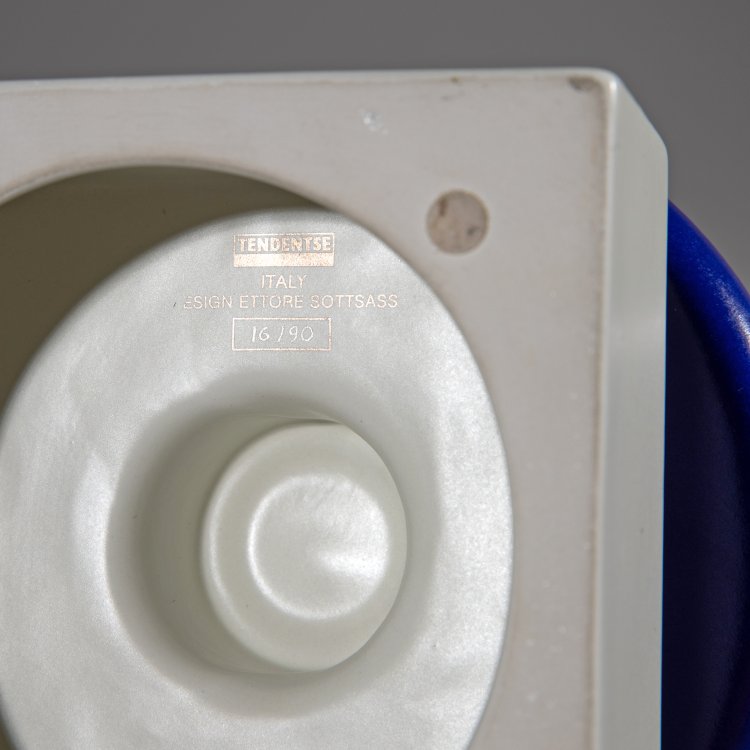 Bild 3 zu Objekt, Vase Modell Vaso per Fiori bzw. Tesvas I, Ettore Sottsass, Alessi Tendentse, Crusinallo, K-15 563