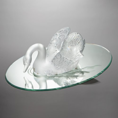 Large swan on mirror plate