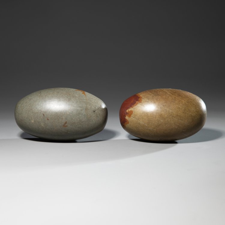 Bild 1 zu Objekt, Two Shiva Lingam stones, K-15 17