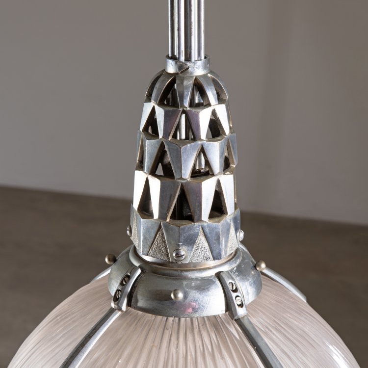 Bild 2 zu Objekt, 2 ceiling lights 'Holophane', Jacques-Emile Ruhlmann, Holophane, Paris; Le Bon March&eacute;, K-15 31