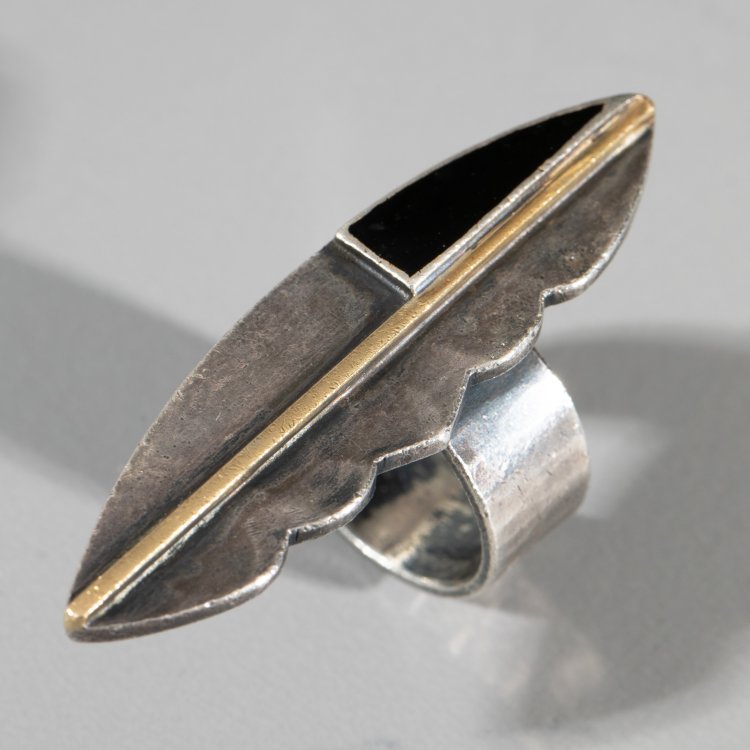Hauptbild zu Objekt, Ring in Blattform, Jean Despr&eacute;s, K-15 49
